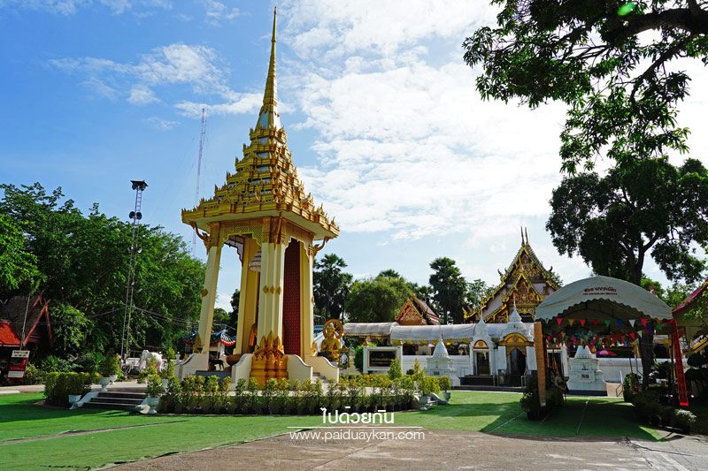 วัดพระแท่นศิลาอาสน์ 