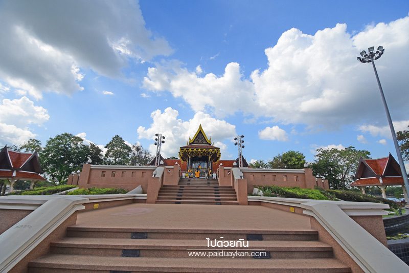 ศาลสมเด็จพระนเรศวร  หนองบัวลำภู