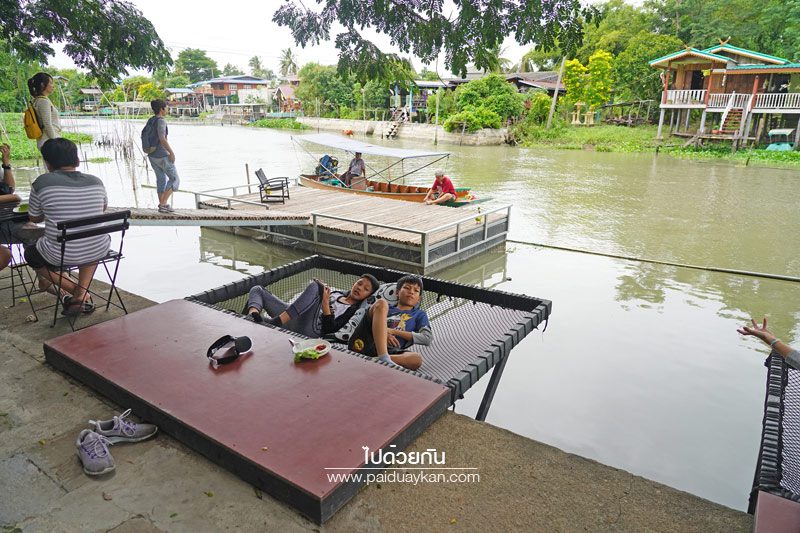 บ้าน ๑,๐๐๐ ไม้ Cafe & Farm 