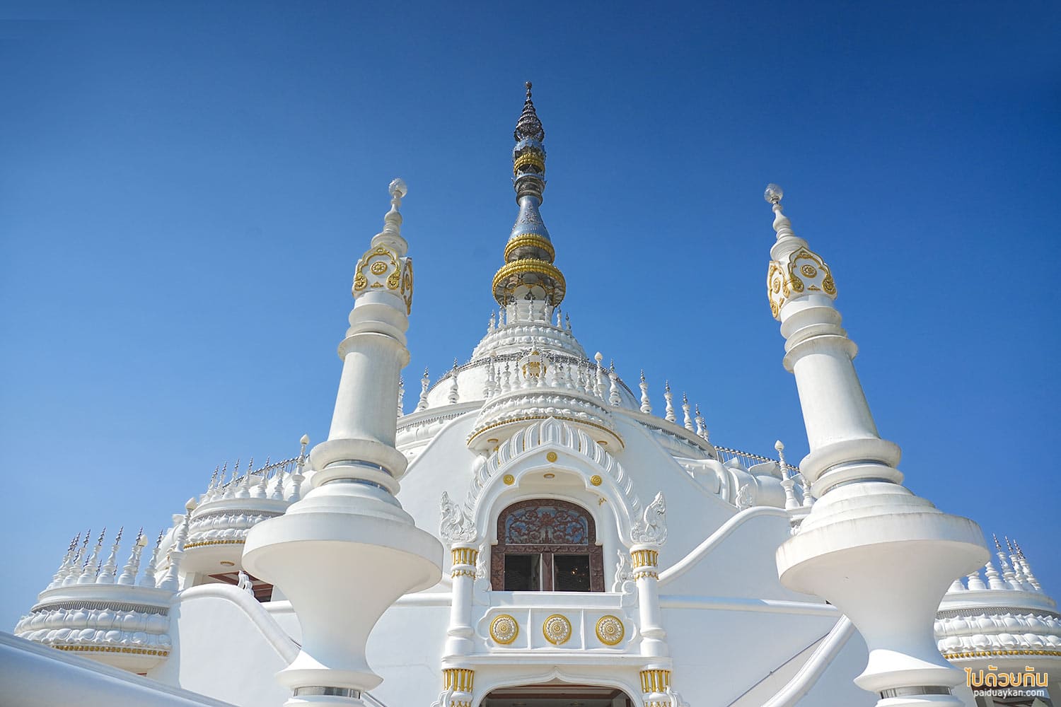 พระมหาเจดีย์ศรีแสงธรรมวิสุทธิมงคล