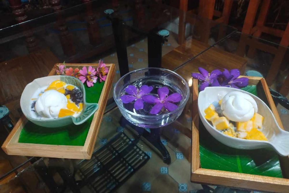 ขนมหวานยายภรณ์