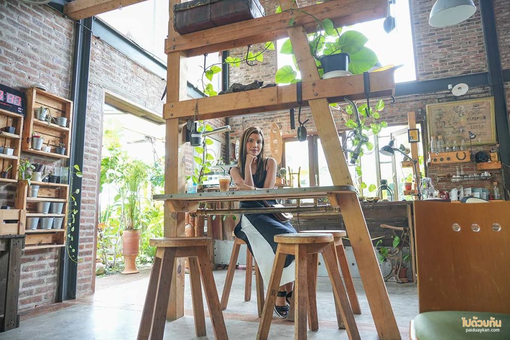 By ใบ House & Cafe